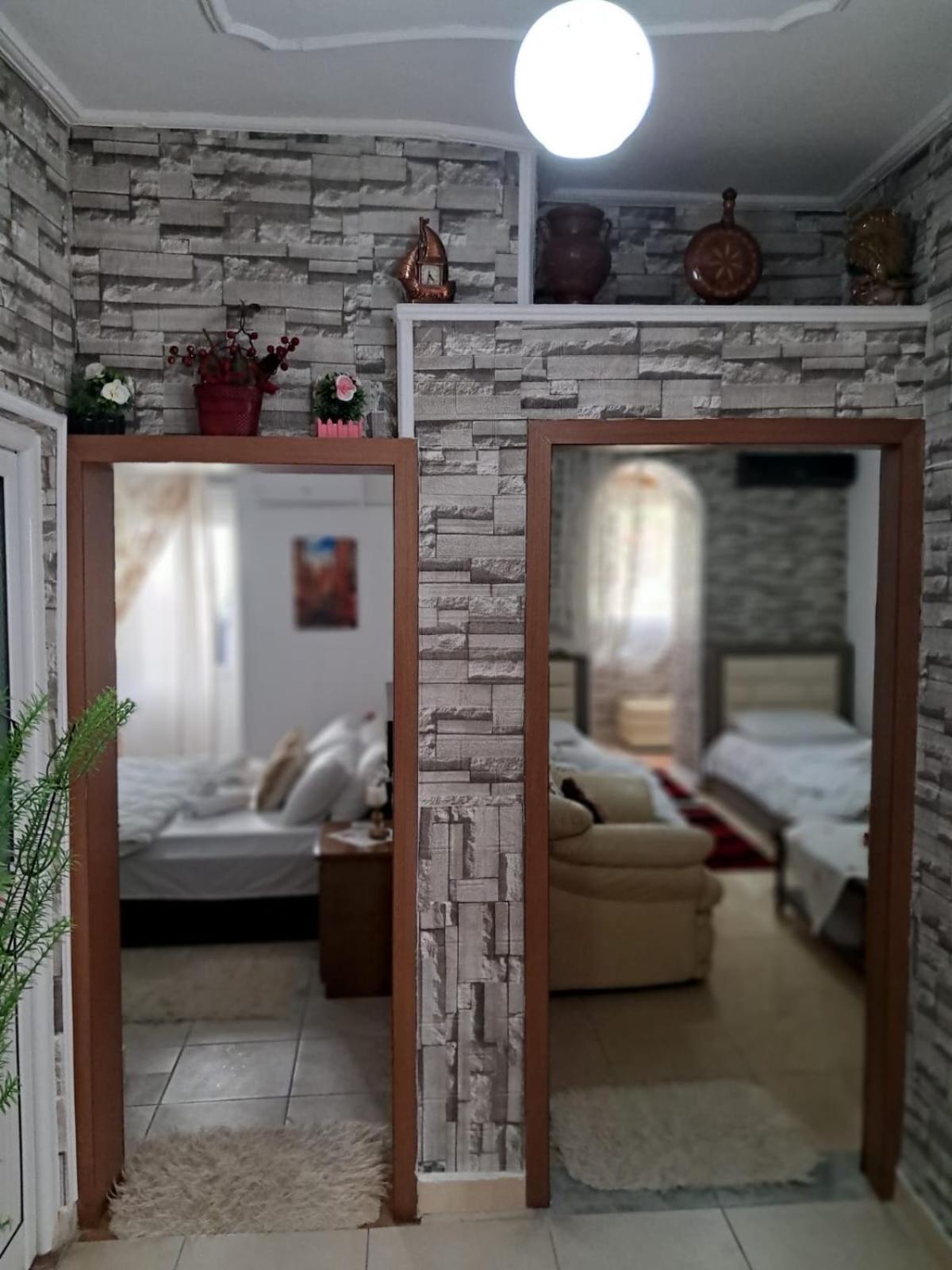 Olivia * Gjirokastër